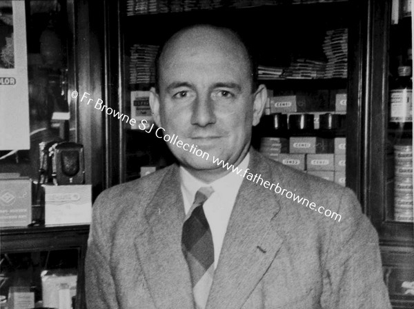 PORTRAIT OF GRAHAM URCH  ST STEPHENS GREEN  CHEMIST